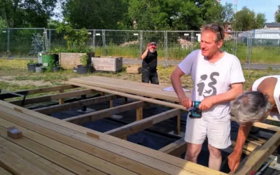 Neue Bühne im Gutsgarten, rechtzeitig für die Fête de la Musique!
